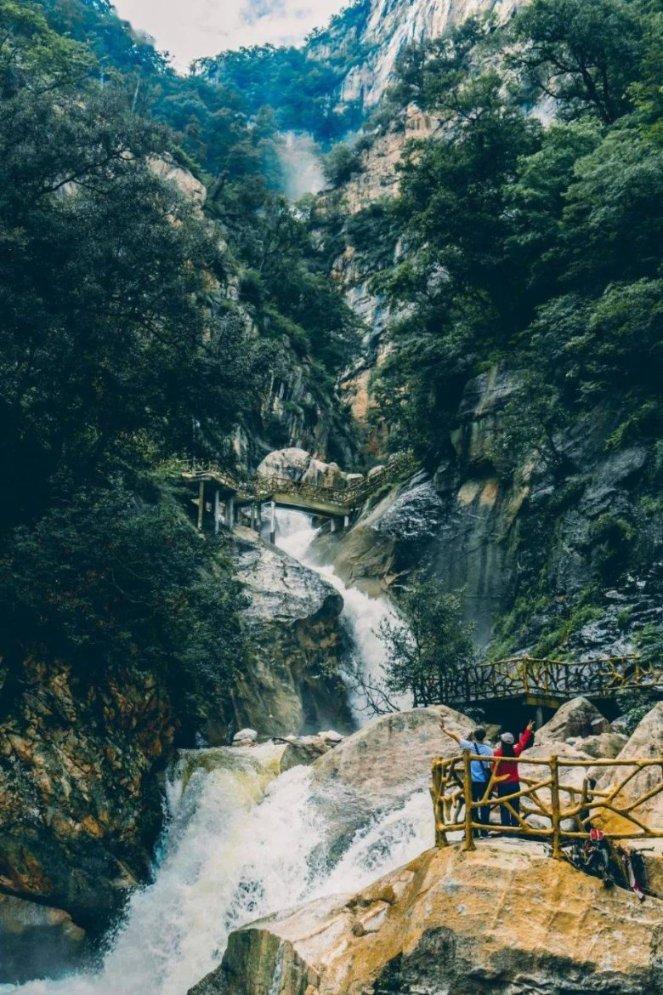 因为这张剧照,看完了整部电影