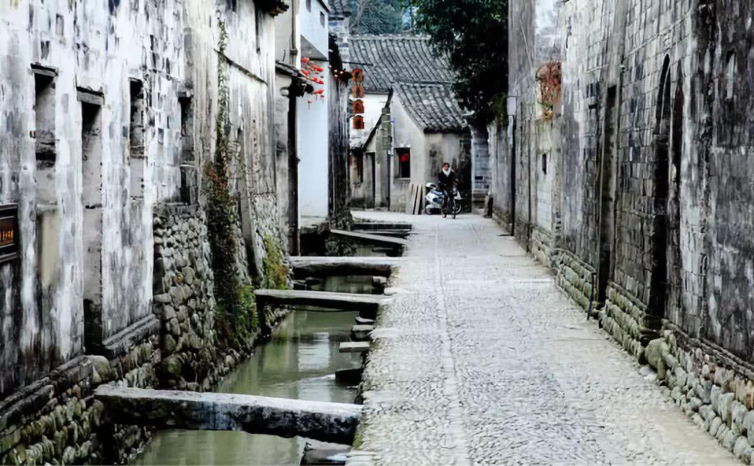 周洪涛烈士传记