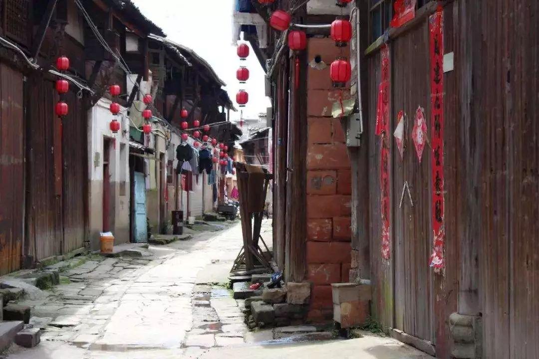 中瑙宣布复交后,当全世界的面,华春莹作出最新表态,一句话振奋人心
